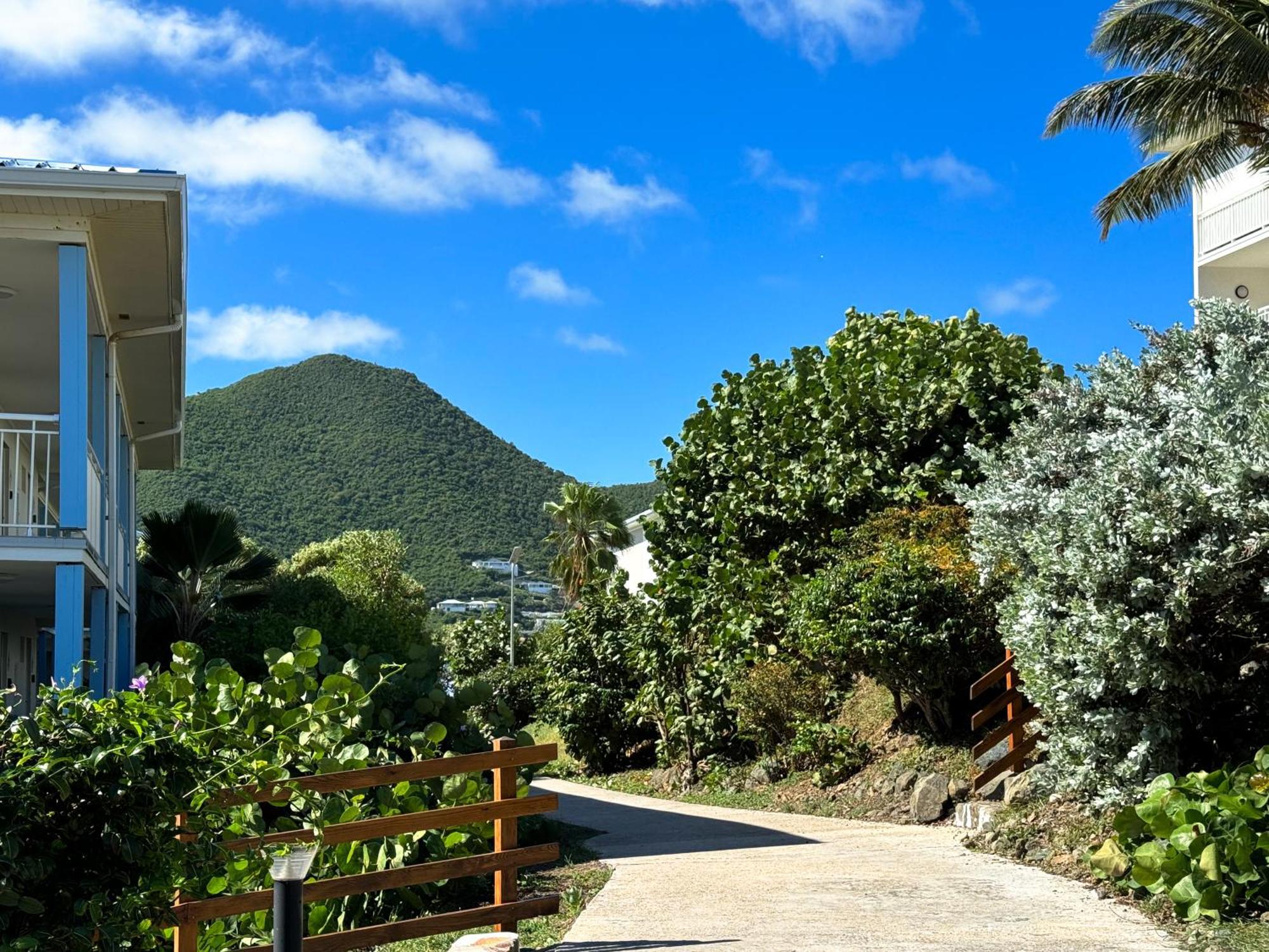 Top Floor Unit 520 Ft2 - 48 M2 With Stunning Dominant View On Ocean, St Barth, Orient Bay Apartment Cul de Sac Exterior foto