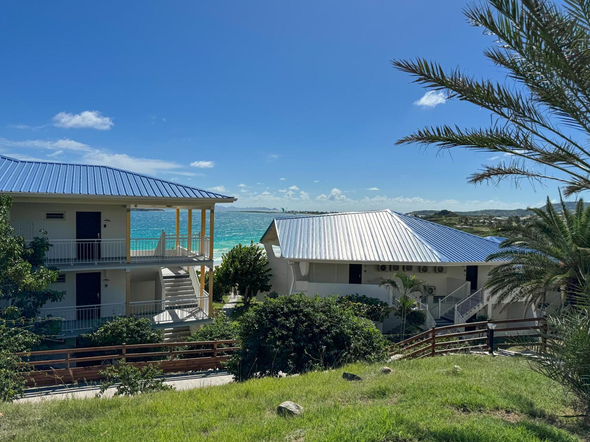 Top Floor Unit 520 Ft2 - 48 M2 With Stunning Dominant View On Ocean, St Barth, Orient Bay Apartment Cul de Sac Exterior foto