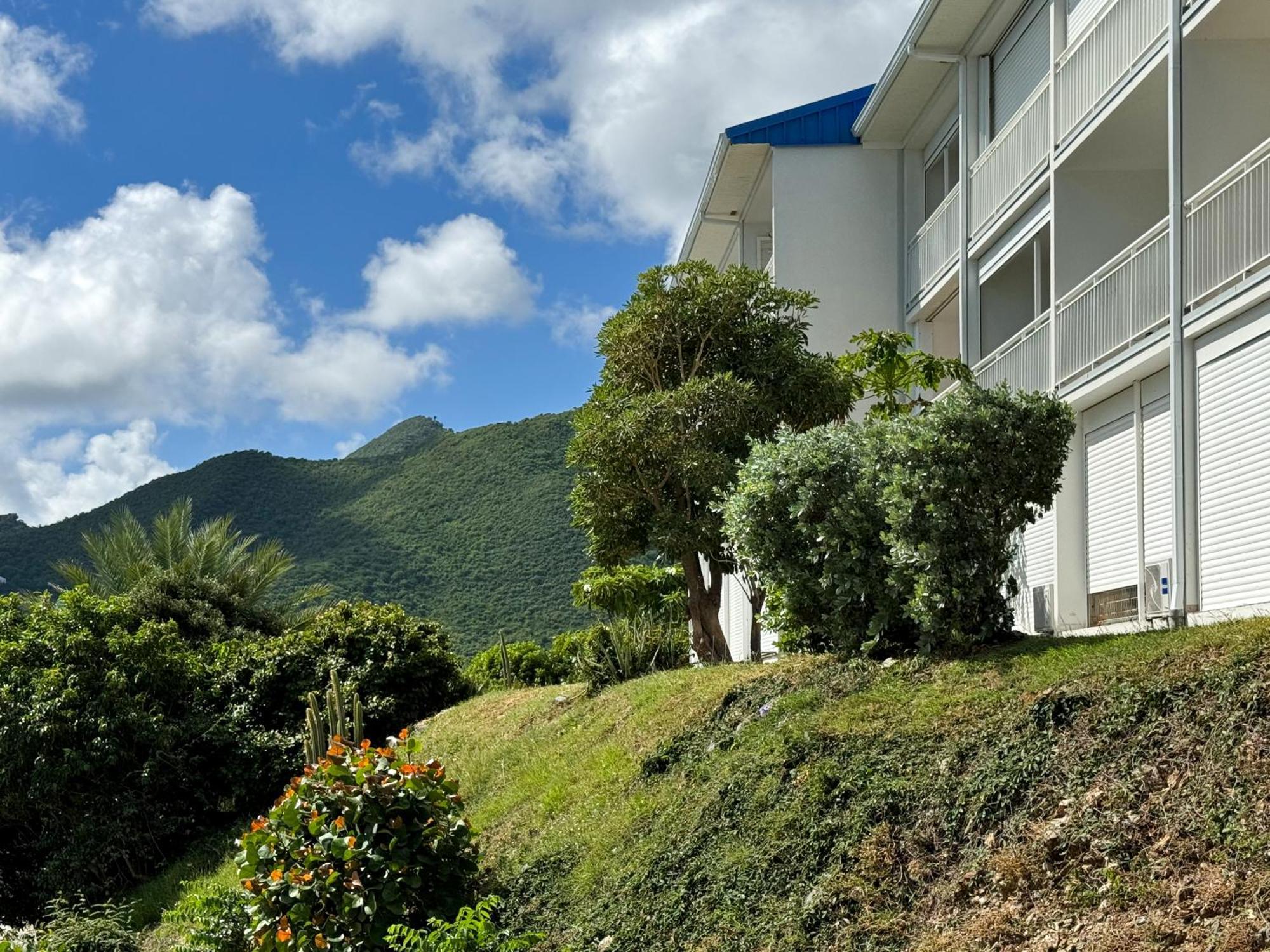 Top Floor Unit 520 Ft2 - 48 M2 With Stunning Dominant View On Ocean, St Barth, Orient Bay Apartment Cul de Sac Exterior foto