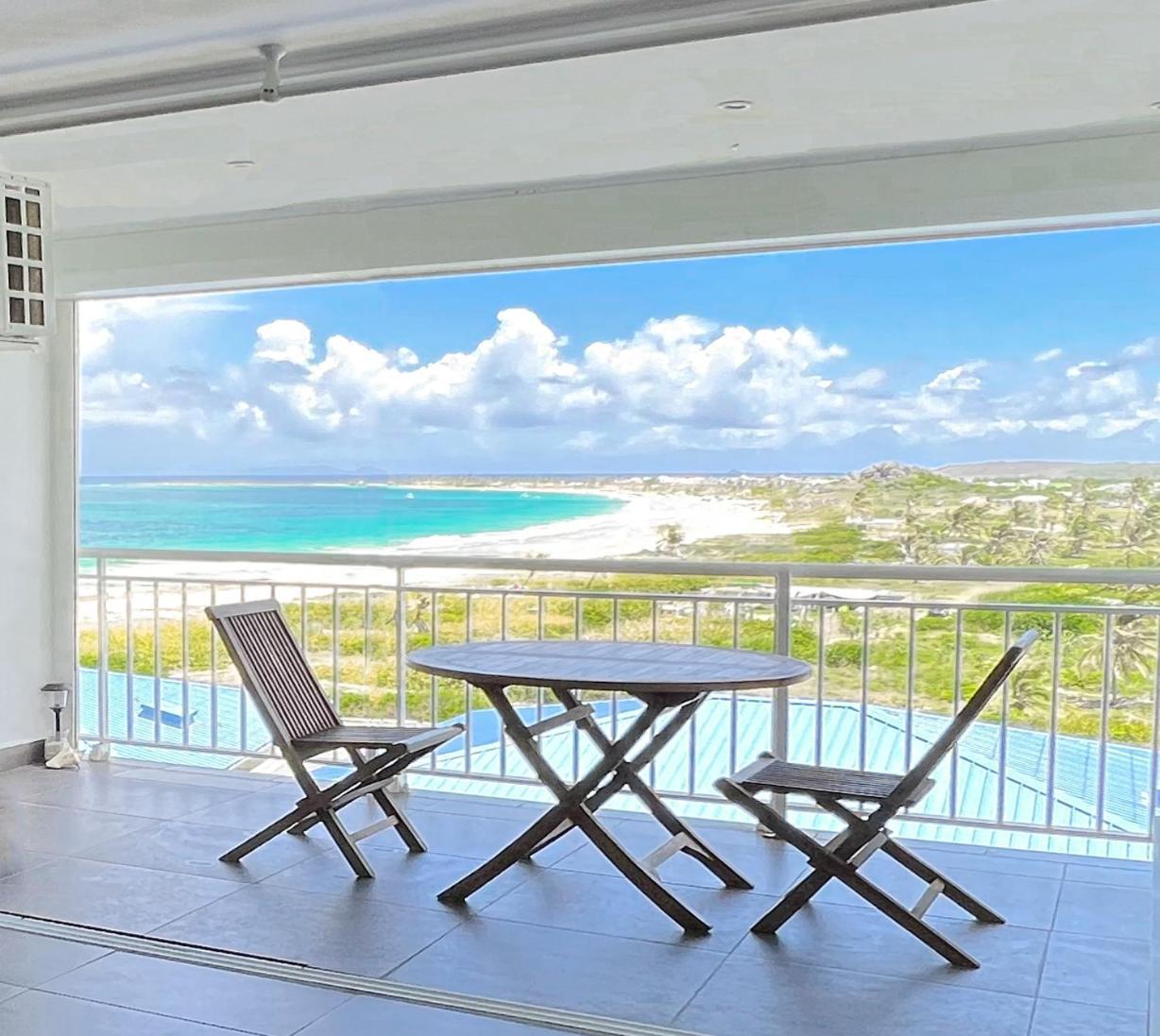 Top Floor Unit 520 Ft2 - 48 M2 With Stunning Dominant View On Ocean, St Barth, Orient Bay Apartment Cul de Sac Exterior foto